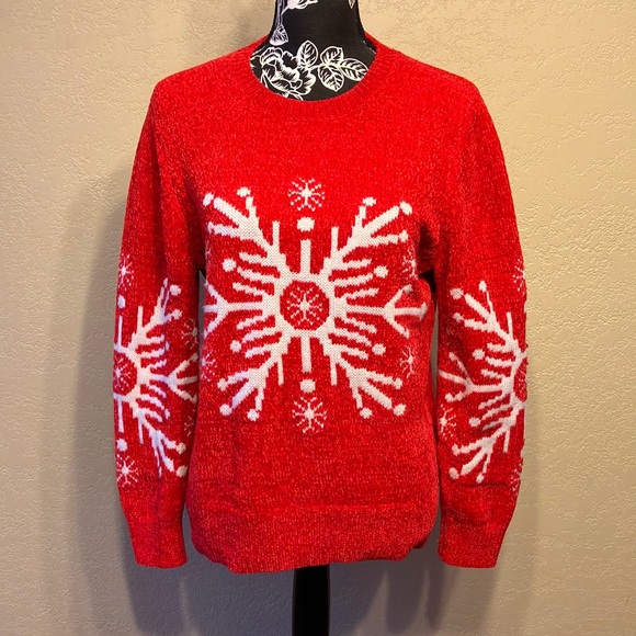 Black Rivet Sweaters - M BLACK RIVET RED & WHITE SWEATER WITH A SUBTLE SPARKLE IN THE THREAD